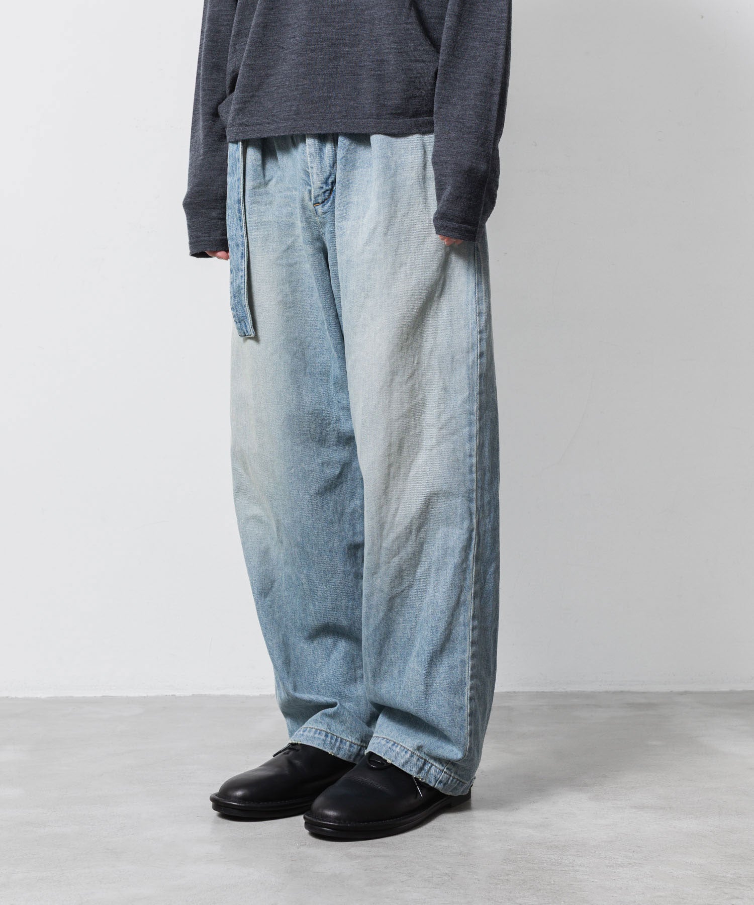 ATTACHMENT / EXCLUSIVE ITEMアタッチメントの11oz DENIM 1TUCK BELTED PANTS  - L.NAVYの公式通販サイトsession福岡セレクトショップ