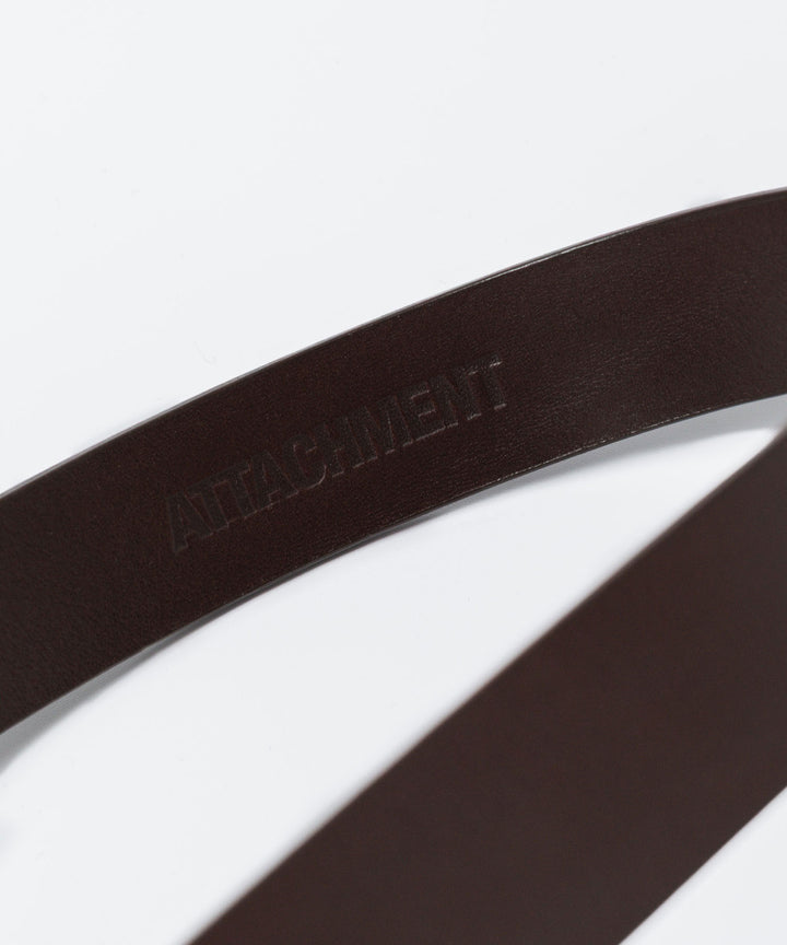 ATTACHMENT アタッチメントのCOW LEATHER BUCKLE LESS BELT - BROWNの公式通販サイトsession福岡セレクトショップ