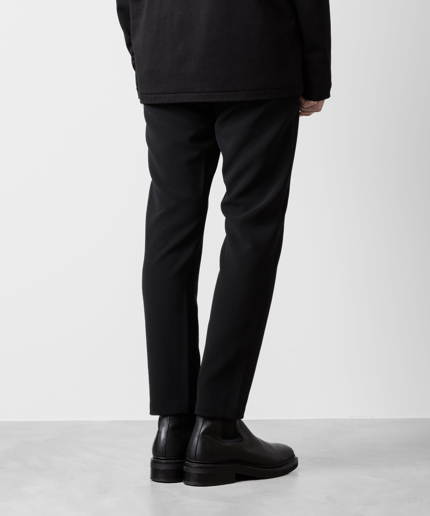 ATTACHMENT アタッチメントのPE STRETCH DOUBLE CLOTH NARROW TROUSERS - BLACK 公式通販サイトsession福岡セレクトショップ