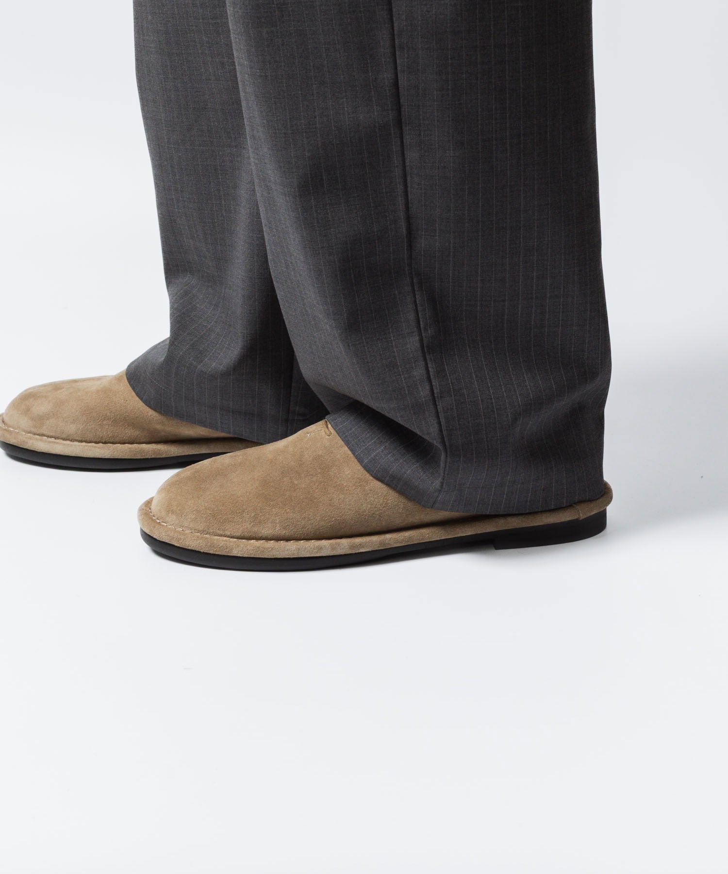 ATTACHMENT アタッチメントのCOW LEATHER SUEDE BABOUCHE - BEIGEの公式通販サイトsession福岡セレクトショップ