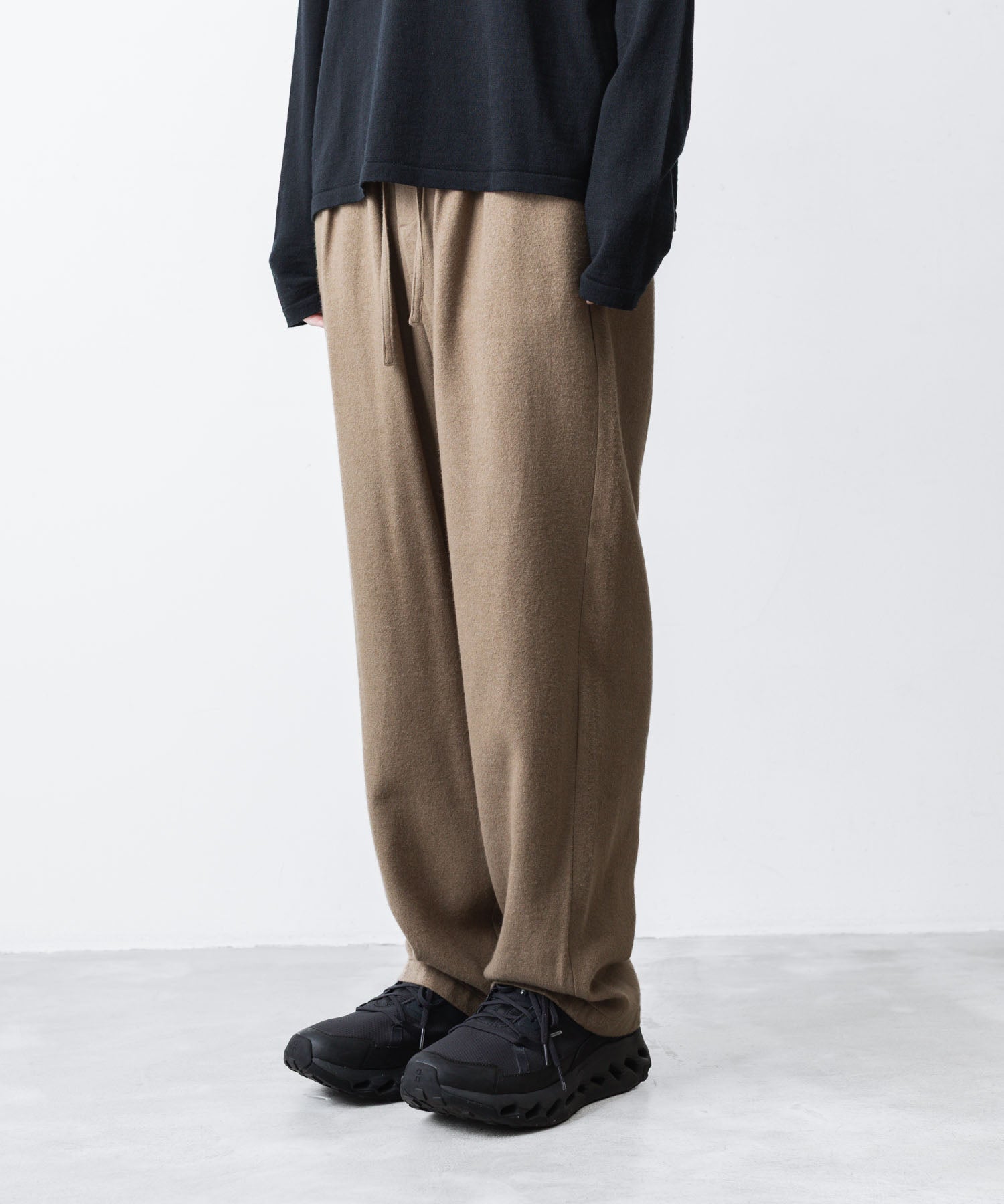 ATTACHMENT アタッチメントのRY/CO/SI FLANNEL 1TUCK EASY TROUSERS - CAMELの公式通販サイトsession福岡セレクトショップ