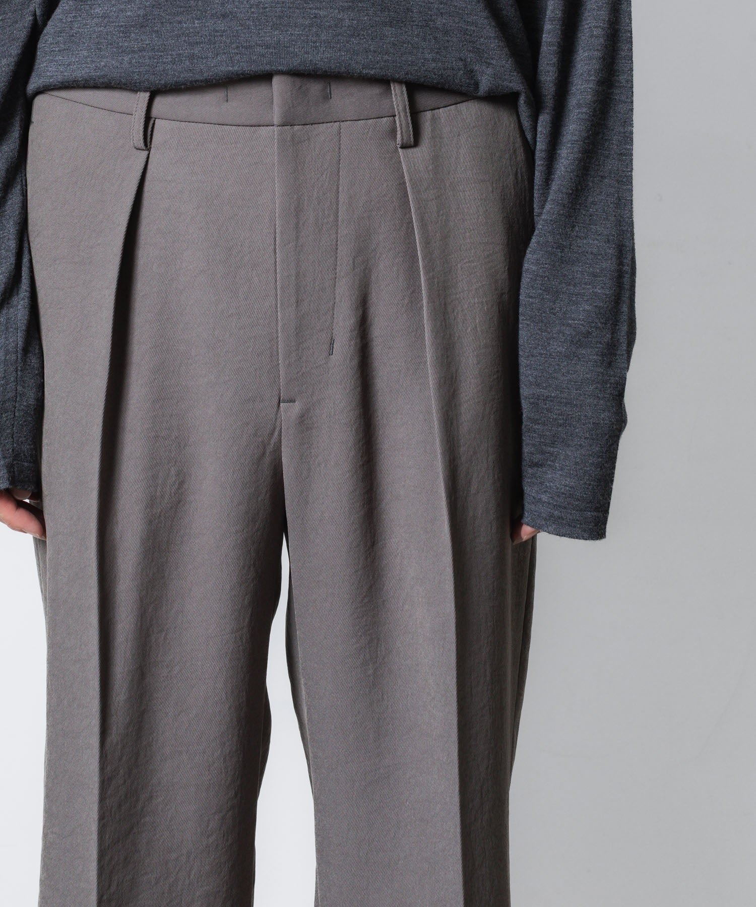 VEIN ヴェインのPE KERSEY 1TUCK TROUSERS - GRAYの公式通販サイトsession福岡セレクトショップ
