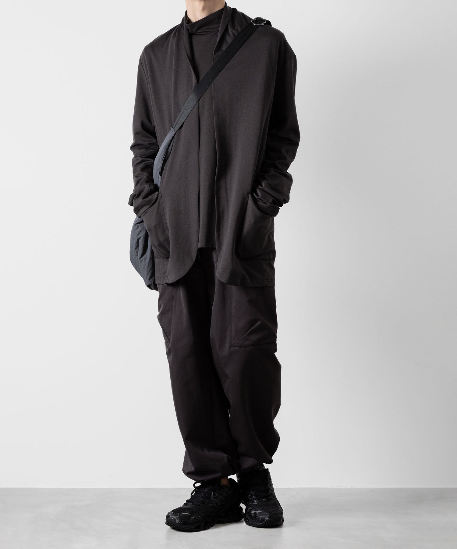 ATTACHMENT アタッチメントのNY/CO TWILL WIDE CARGO TROUSERS - D.GRAY 公式通販サイトsession福岡セレクトショップ