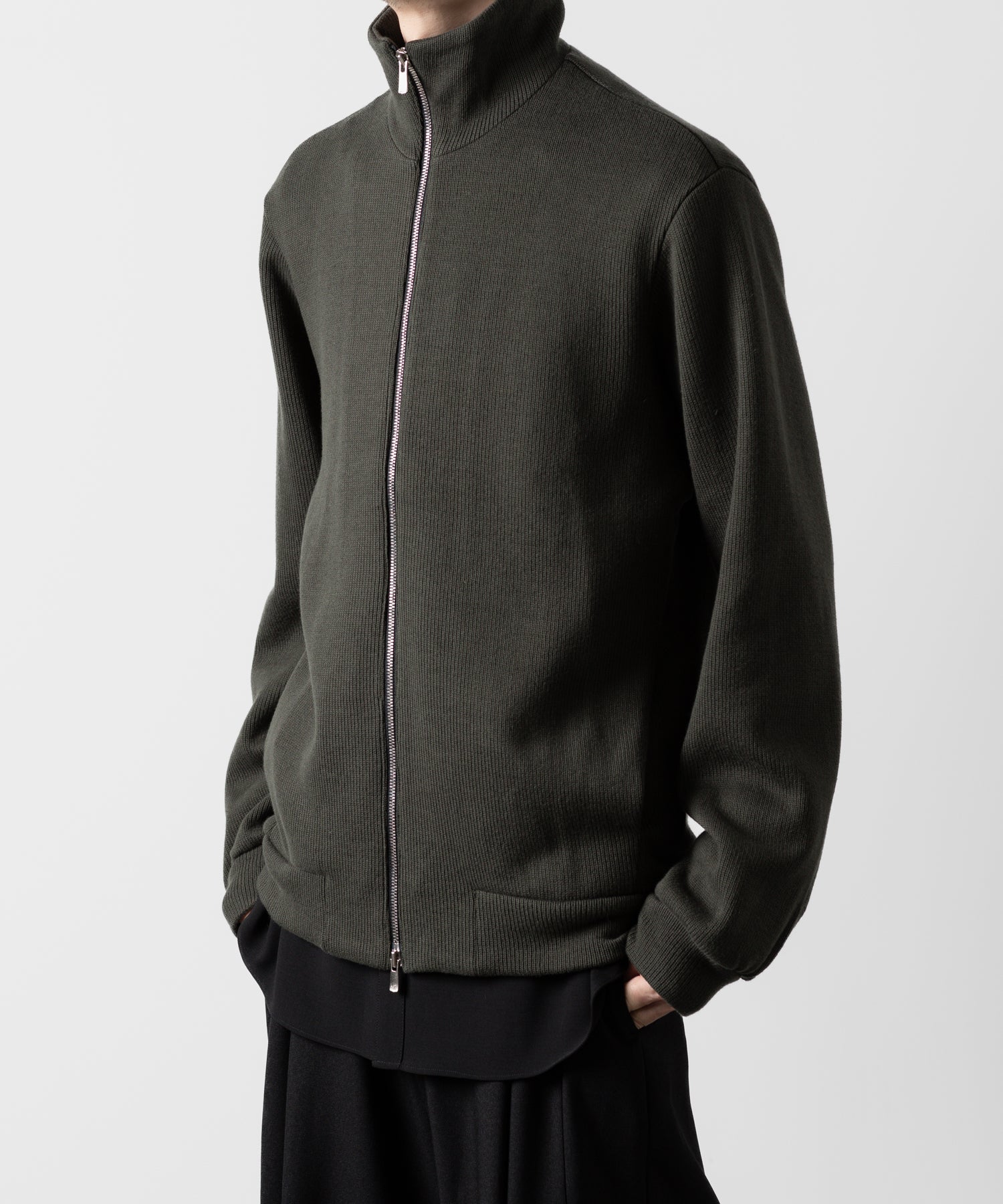 ato(アトウ)のSTAND COLLAR ZIP CARDIGAN  - KHAKI公式通販サイトsession福岡セレクトショップ