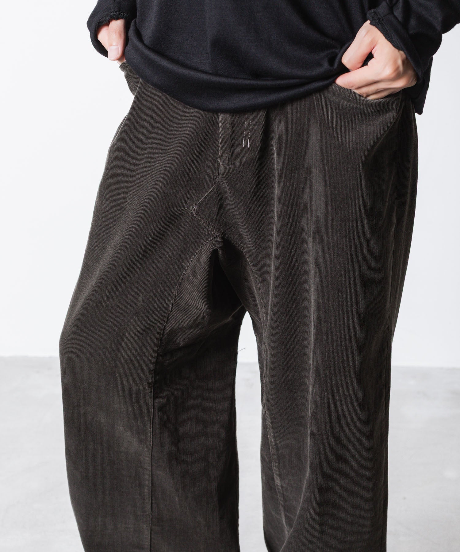 VEIN ヴェインのFINX CO CORDUROY RESIZE TROUSERS - D.GRAYの公式通販サイトsession福岡セレクトショップ