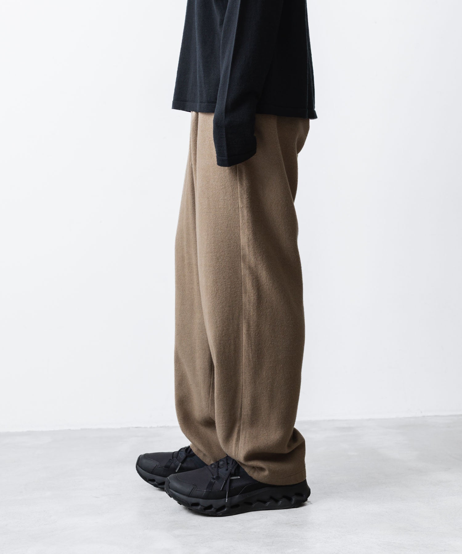 ATTACHMENT アタッチメントのRY/CO/SI FLANNEL 1TUCK EASY TROUSERS - CAMELの公式通販サイトsession福岡セレクトショップ
