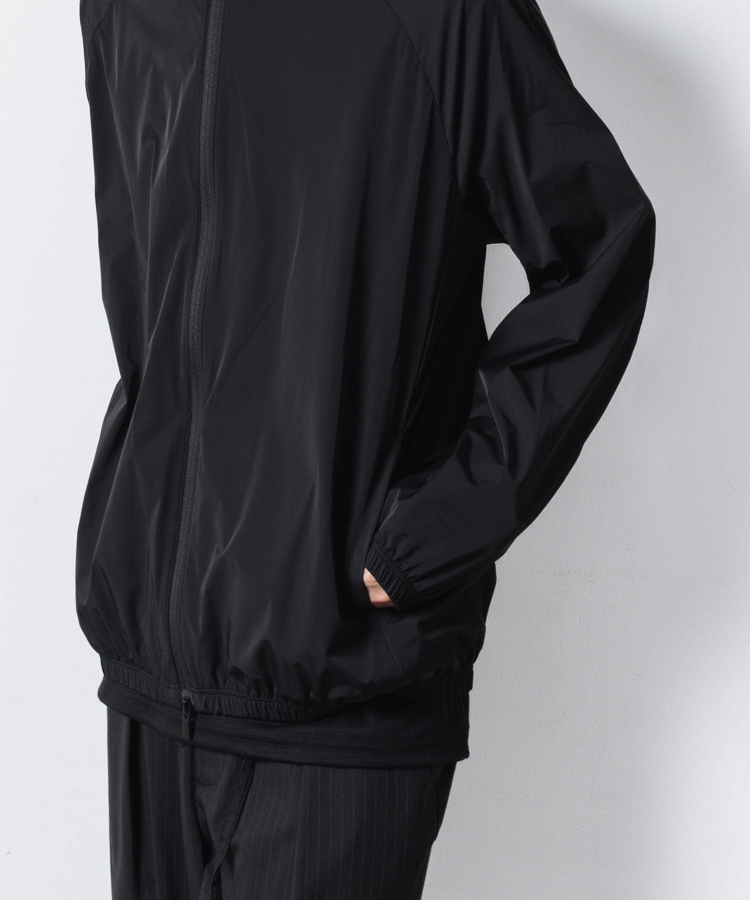 ATTACHMENT アタッチメントのNY 2LAYER STRETCH LIGHT BLOUSON - BLACKの公式通販サイトsession福岡セレクトショップ