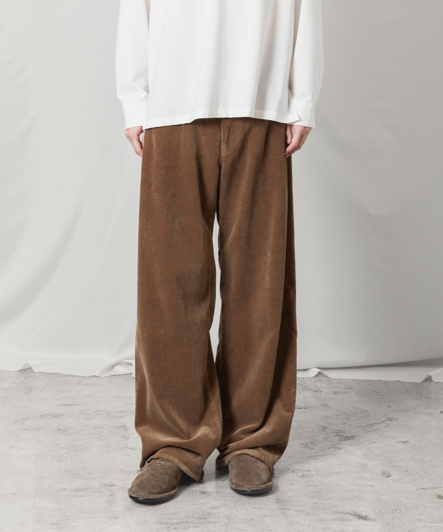 ATTACHMENT アタッチメントのFINX CO CORDUROY 1TUCK WIDE TROUSERS - CAMELの公式通販サイトsession福岡セレクトショップ