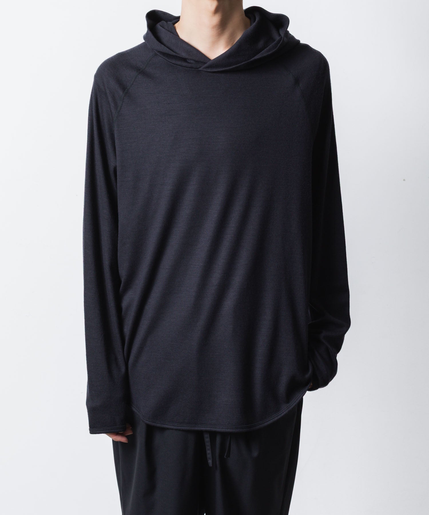 ATTACHMENT アタッチメントの1/60 WOOL SMOOTH HOODED PULLOVER - NAVYの公式通販サイトsession福岡セレクトショップ