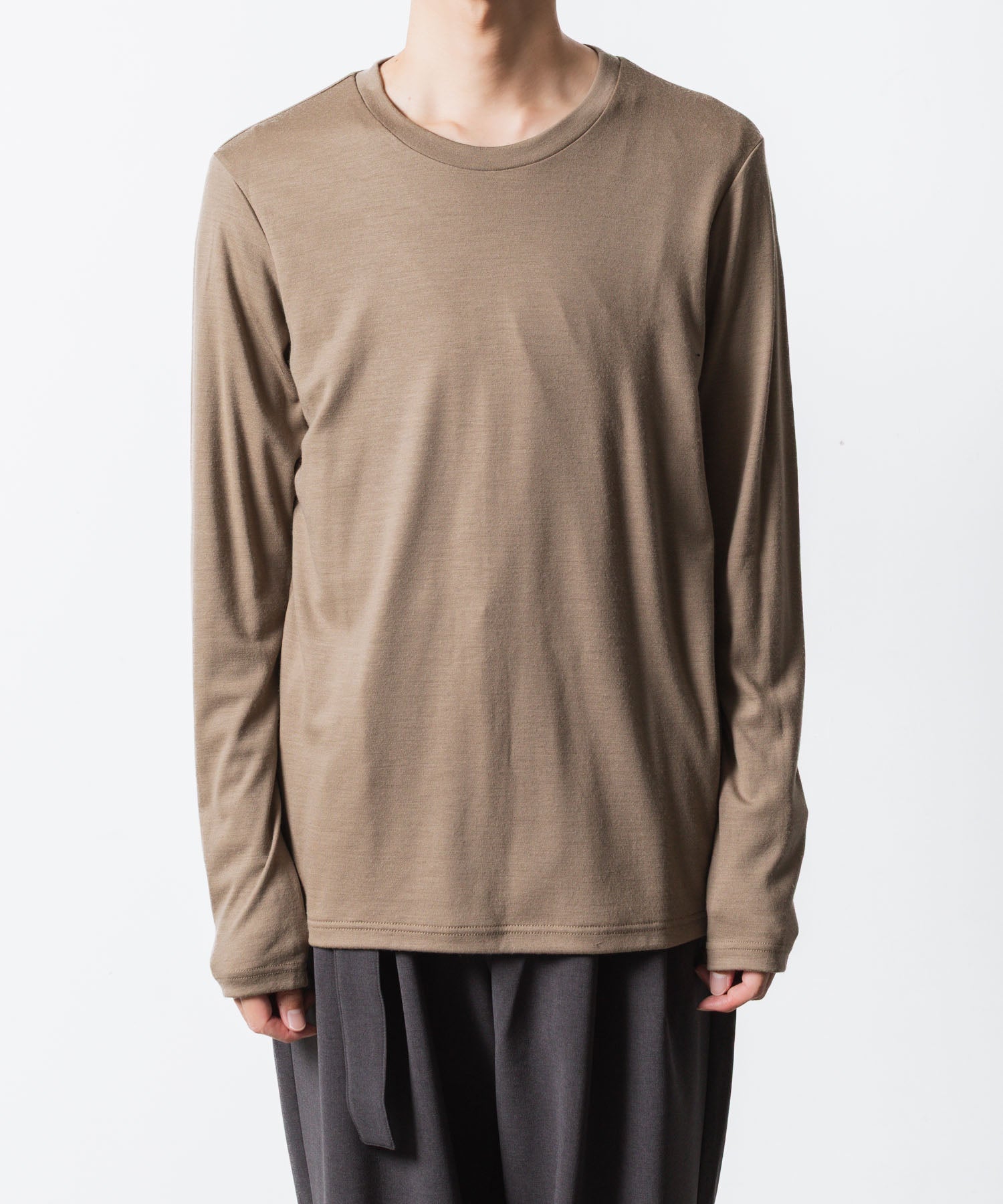 ATTACHMENT アタッチメントの1/60 WOOL SMOOTH SLIM FIT L/S TEE - CAMELの公式通販サイトsession福岡セレクトショップ