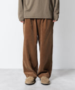 画像をギャラリービューアに読み込む, ATTACHMENT アタッチメントのFINX CO CORDUROY 1TUCK WIDE TROUSERS - CAMELの公式通販サイトsession福岡セレクトショップ

