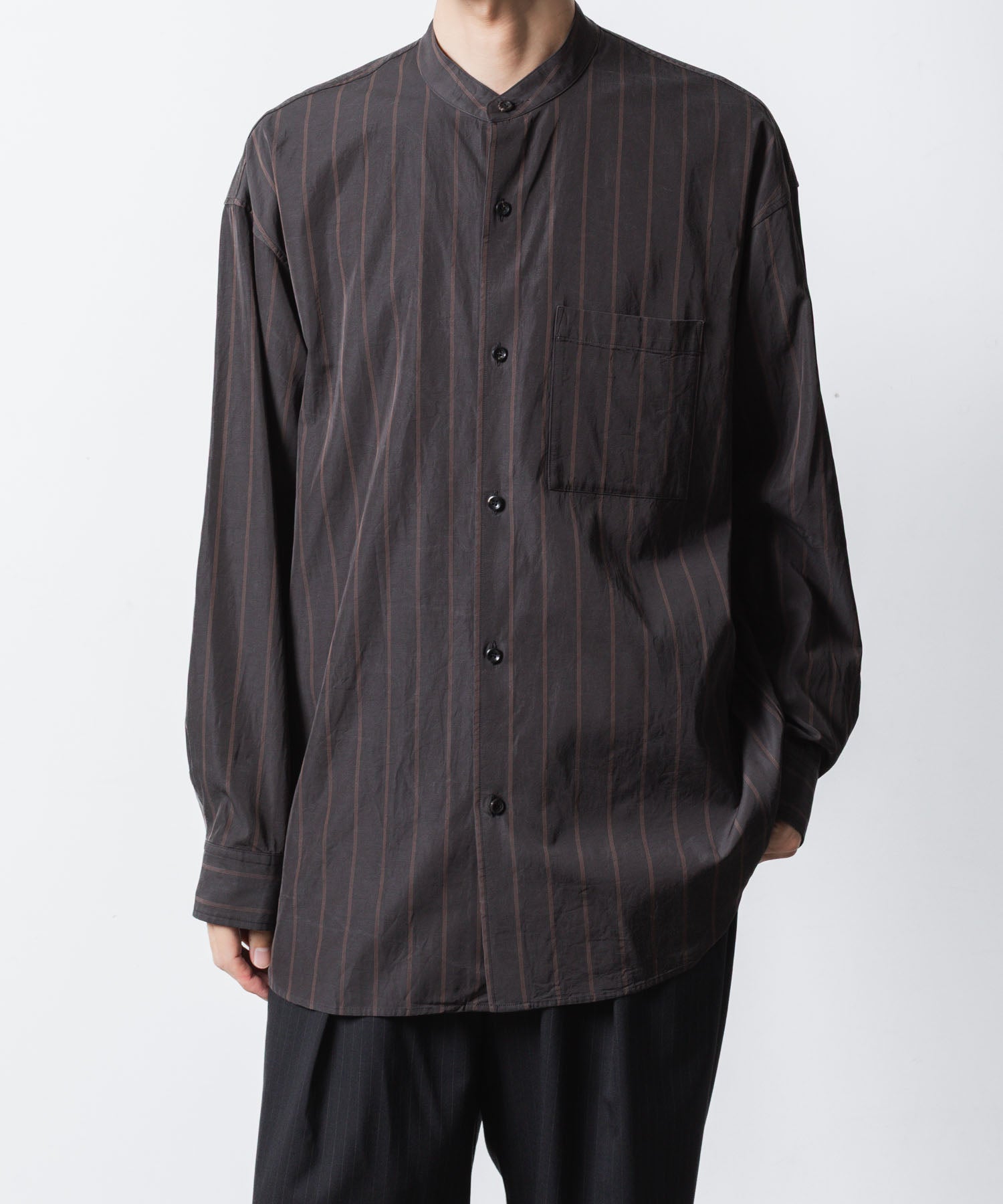 ATTACHMENT アタッチメントのCU/CO STRIPE TWILL BANDCOLLAR L/S SHIRT - S.GRAYの公式通販サイトsession福岡セレクトショップ