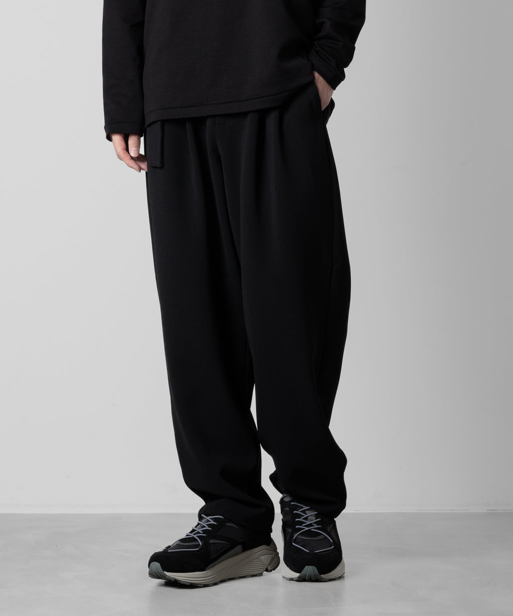 ATTACHMENT(アタッチメント)のPE STRECH DOUBLE CLOTH BELTED TAPERD FIT TROUSERSのBLACK