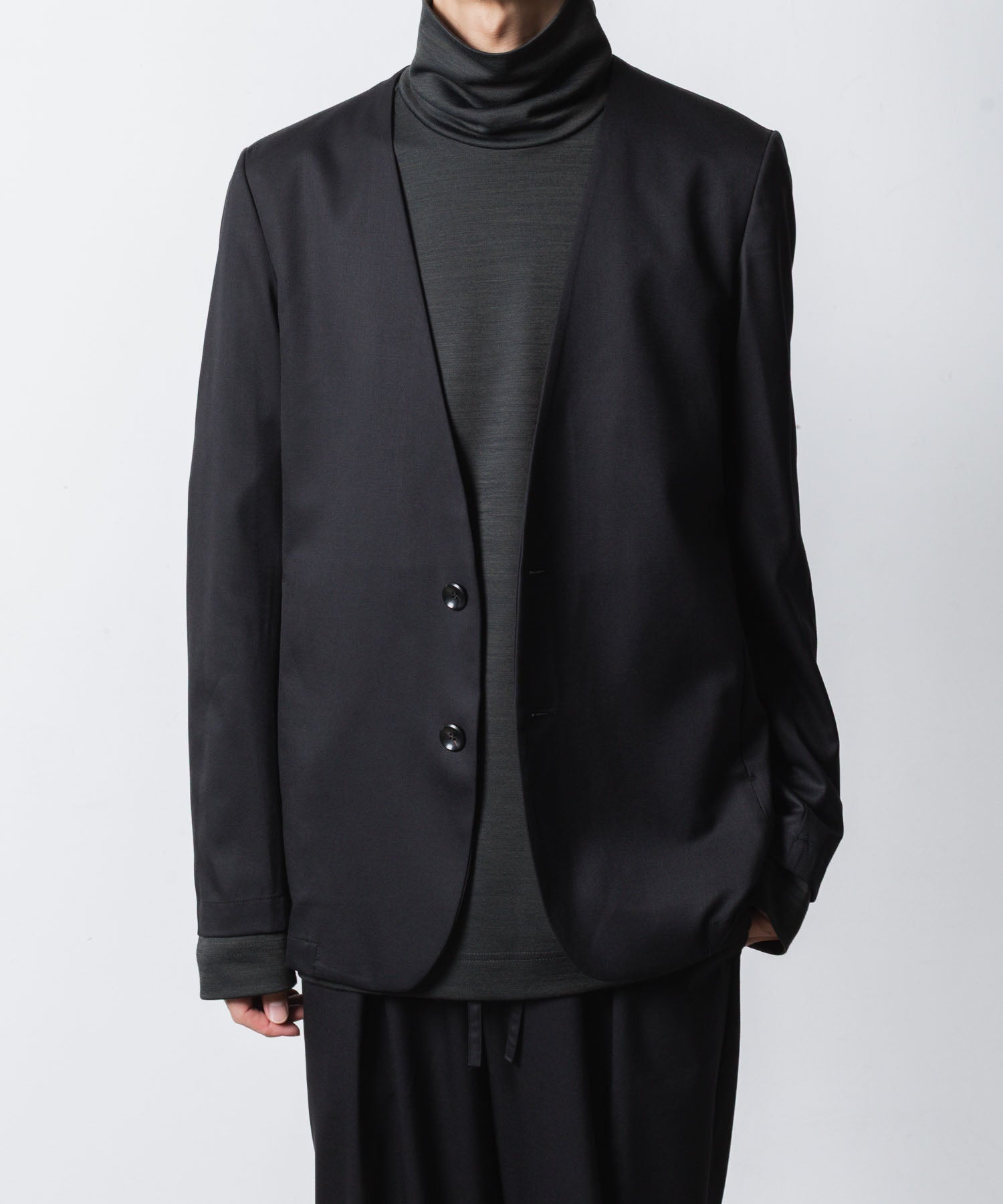 ATTACHMENT アタッチメントのT/W/SI STRETCH GABARDINE COLLARLESS JKT - BLACKの公式通販サイトsession福岡セレクトショップ