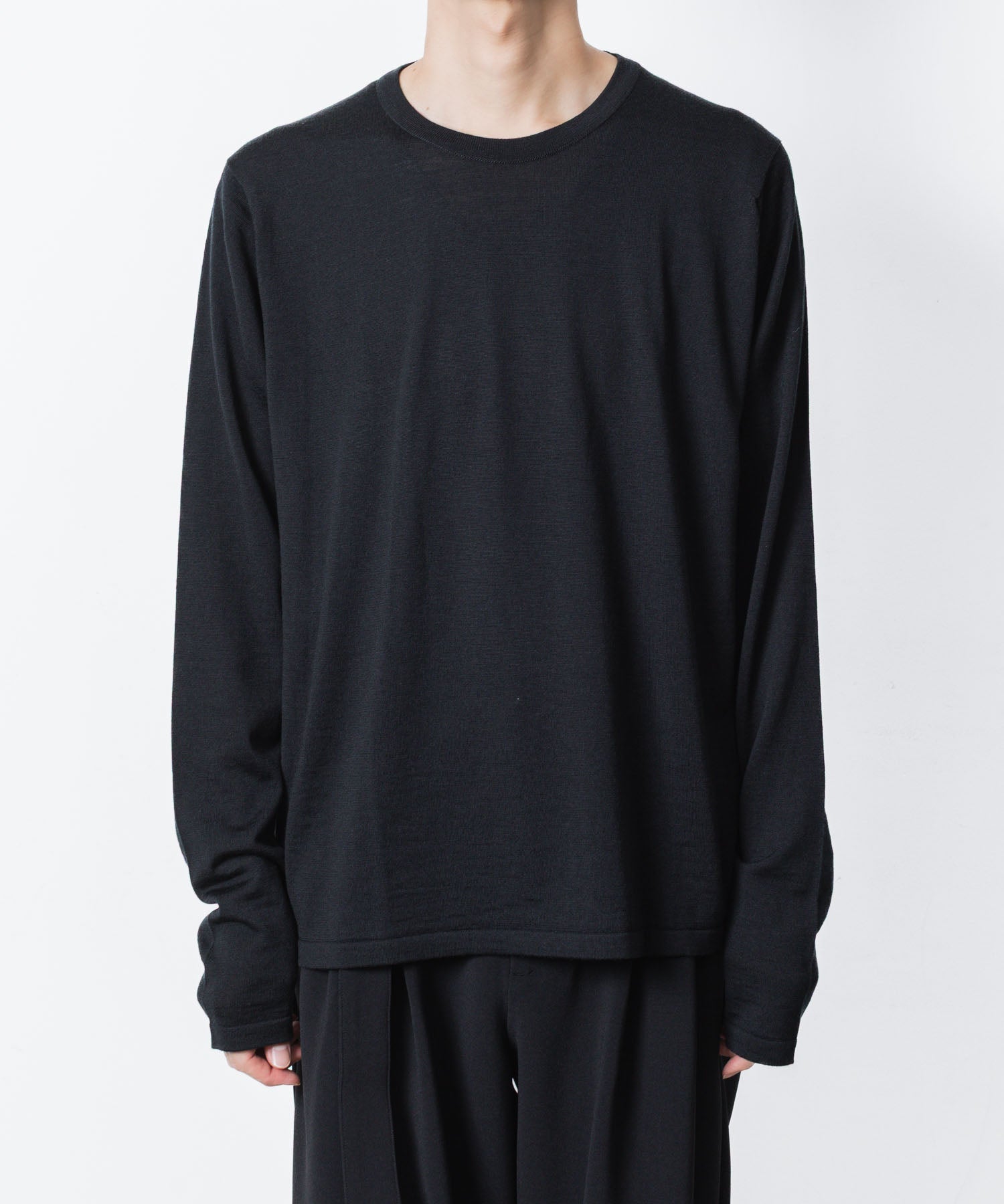 ATTACHMENT アタッチメントの× JOHN SMEDLEY MERINO EXTRAFINE WELTED CREW NECK L/S - BLACKの公式通販サイトsession福岡セレクトショップ
