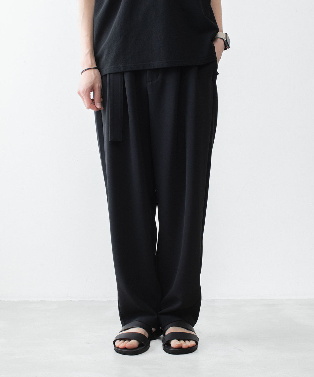 ATTACHMENT アタッチメントのPE STRETCH DOUBLE CLOTH BELTED WIDE TAPERED TROUSERS - BLACKの公式通販サイトsession福岡セレクトショップ