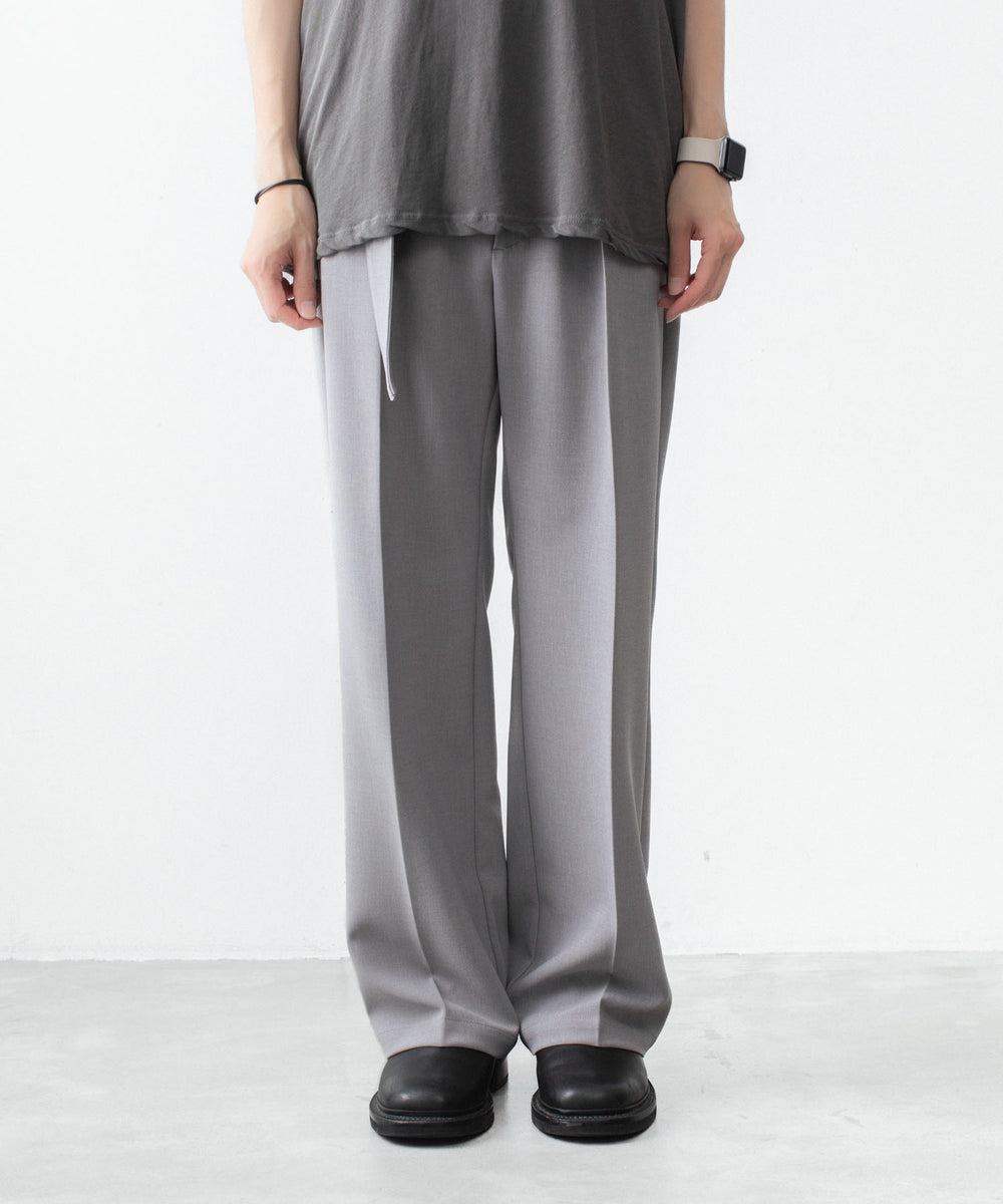 ATTACHMENT アタッチメントのPE STRETCH DOUBLE CLOTH BELTED STRAIGHT TROUSERS - L.GRAYの公式通販サイトsession福岡セレクトショップ