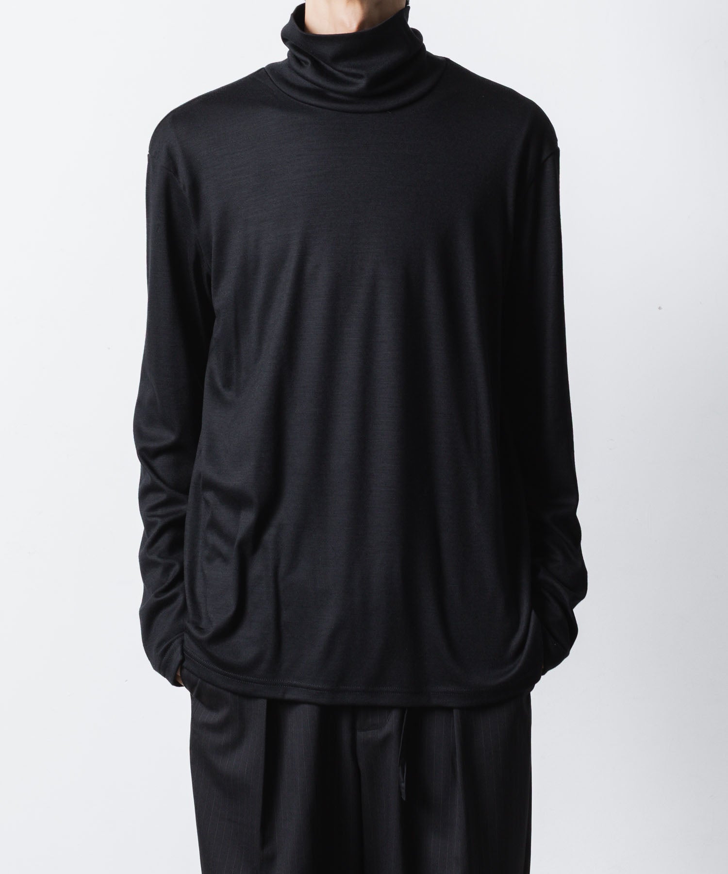 ATTACHMENT アタッチメントの1/60 WOOL SMOOTH HIGH NECK TURTLE L/S TEE - BLACKの公式通販サイトsession福岡セレクトショップ