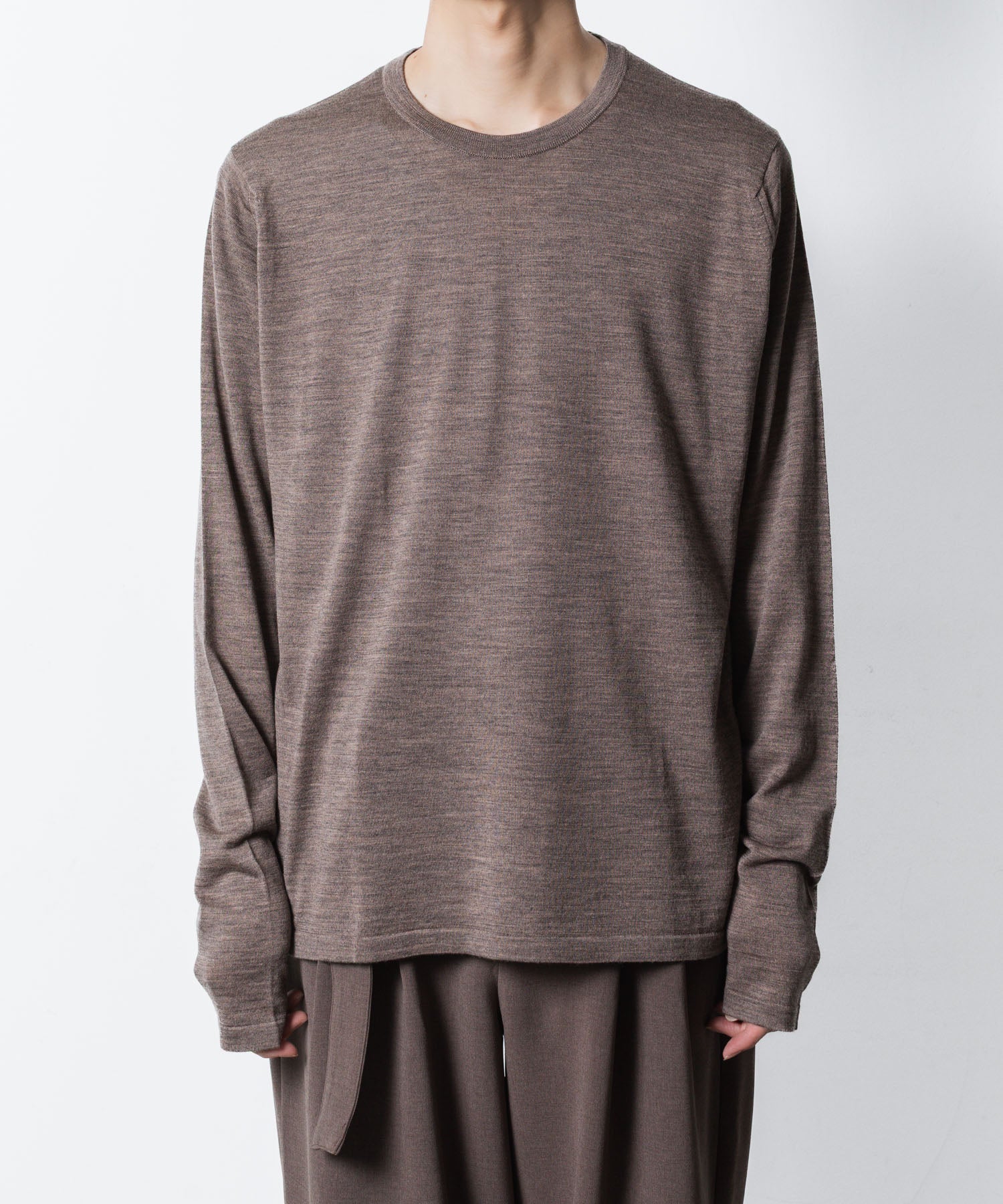 ATTACHMENT アタッチメントの× JOHN SMEDLEY MERINO EXTRAFINE WELTED CREW NECK L/S - D.CAMELの公式通販サイトsession福岡セレクトショップ