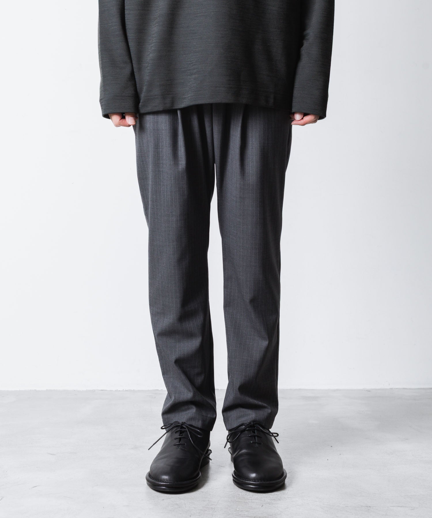ATTACHMENT アタッチメントのT/W/SI STRETCH GABARDINE REGULAR FIT EASY TROUSERS - S.GRAYの公式通販サイトsession福岡セレクトショップ