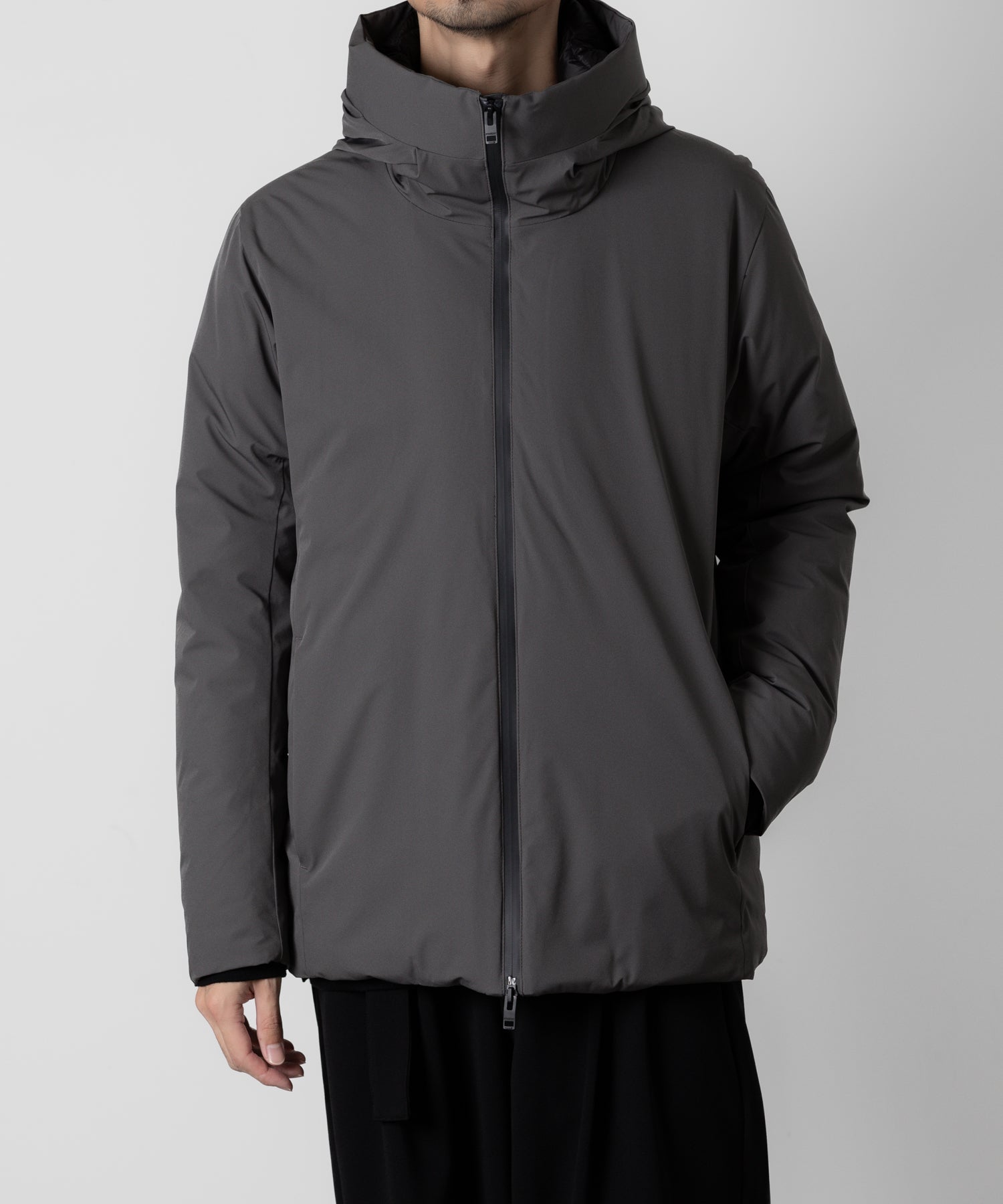 ATTACHMENT アタッチメントの3LAYER LIGHT TAFFETA HOODED DOWN JACKET - D.GRAY 公式通販サイトsession福岡セレクトショップ