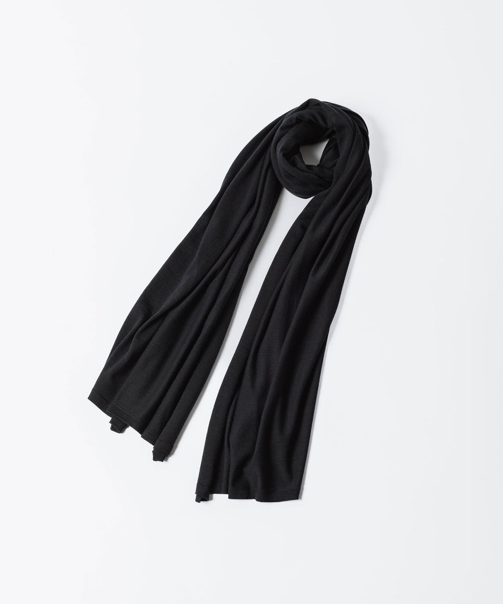 ATTACHMENT アタッチメント × JOHN SMEDLEYの× JOHN SMEDLEY MERINO EXTRAFINE WIDE STOLE - BLACKの公式通販サイトsession福岡セレクトショップ