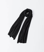 画像をギャラリービューアに読み込む, ATTACHMENT アタッチメント × JOHN SMEDLEYの× JOHN SMEDLEY MERINO EXTRAFINE WIDE STOLE - BLACKの公式通販サイトsession福岡セレクトショップ
