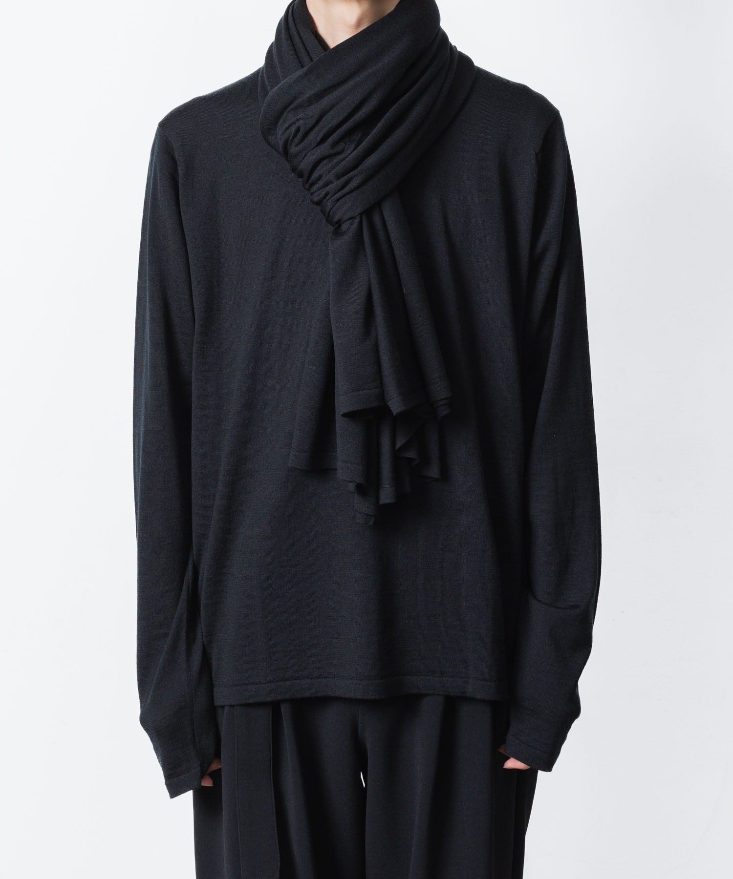 ATTACHMENT アタッチメント × JOHN SMEDLEYの× JOHN SMEDLEY MERINO EXTRAFINE WIDE STOLE - BLACKの公式通販サイトsession福岡セレクトショップ