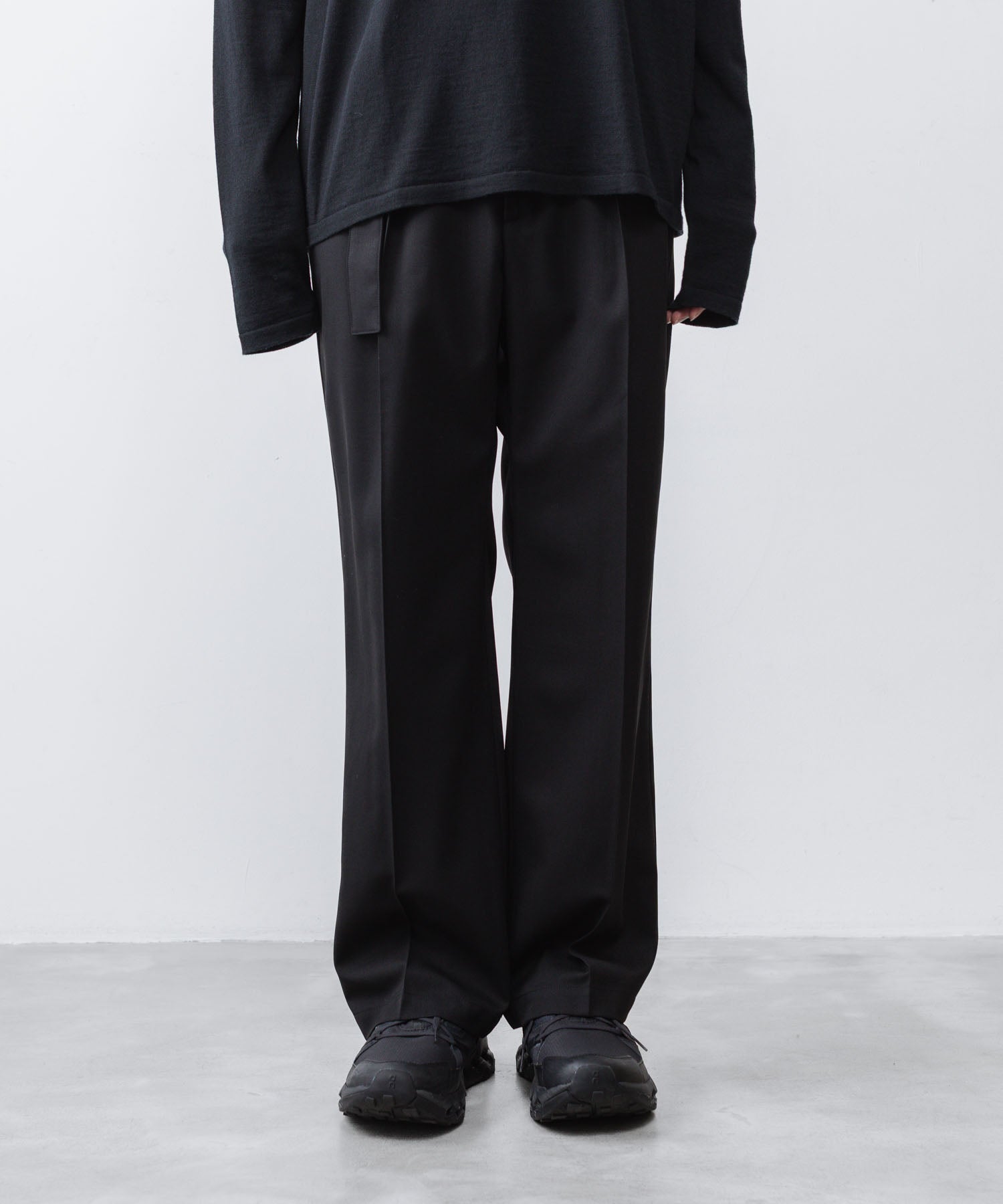 ATTACHMENT / EXCLUSIVE ITEMアタッチメントのWO/PE STRECH GABARDINE BELTED TROUSERS - BLACKの公式通販サイトsession福岡セレクトショップ