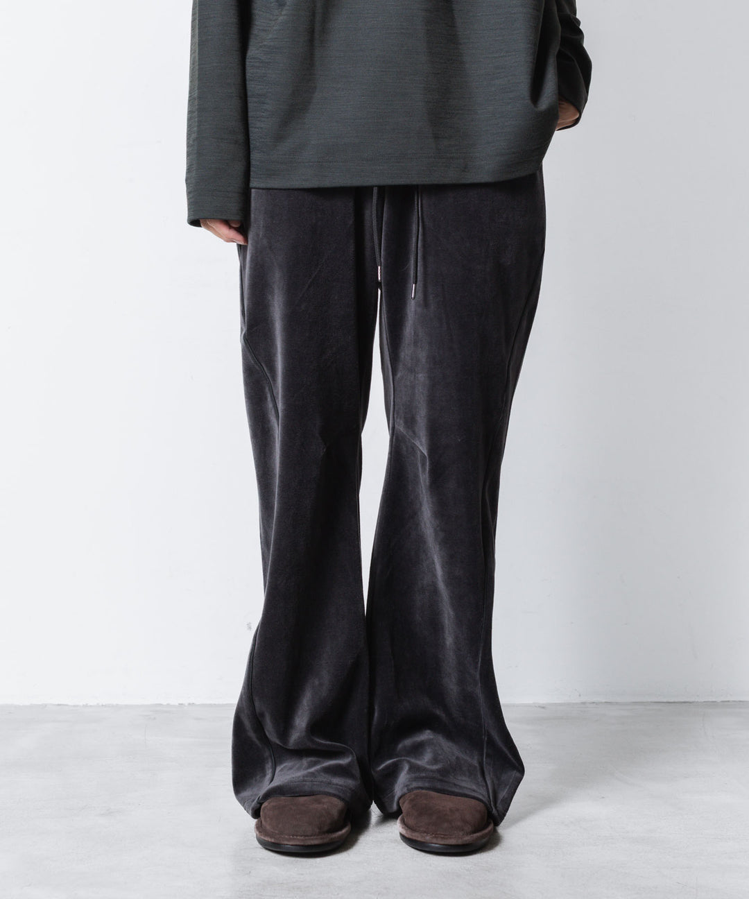 ATTACHMENT アタッチメントのCO/PE VELOR JERSEY 3D TRACK WIDE PANTS - D.GRAYの公式通販サイトsession福岡セレクトショップ