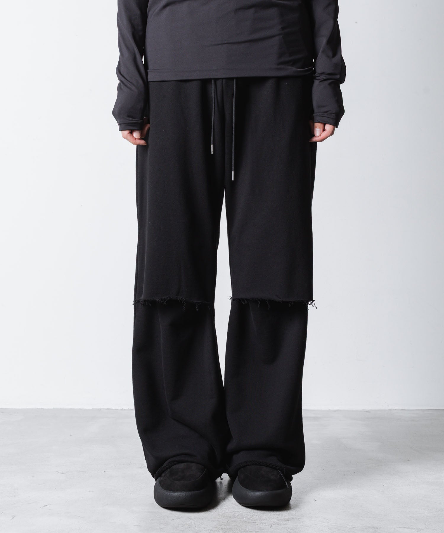 VEIN ヴェインのJUMBERCA TERRY CUT OFF BAGGY TROUSERS - BLACKの公式通販サイトsession福岡セレクトショップ