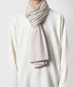 画像をギャラリービューアに読み込む, ATTACHMENT アタッチメント × JOHN SMEDLEYの× JOHN SMEDLEY MERINO EXTRAFINE WIDE STOLE - OFF WHITEの公式通販サイトsession福岡セレクトショップ

