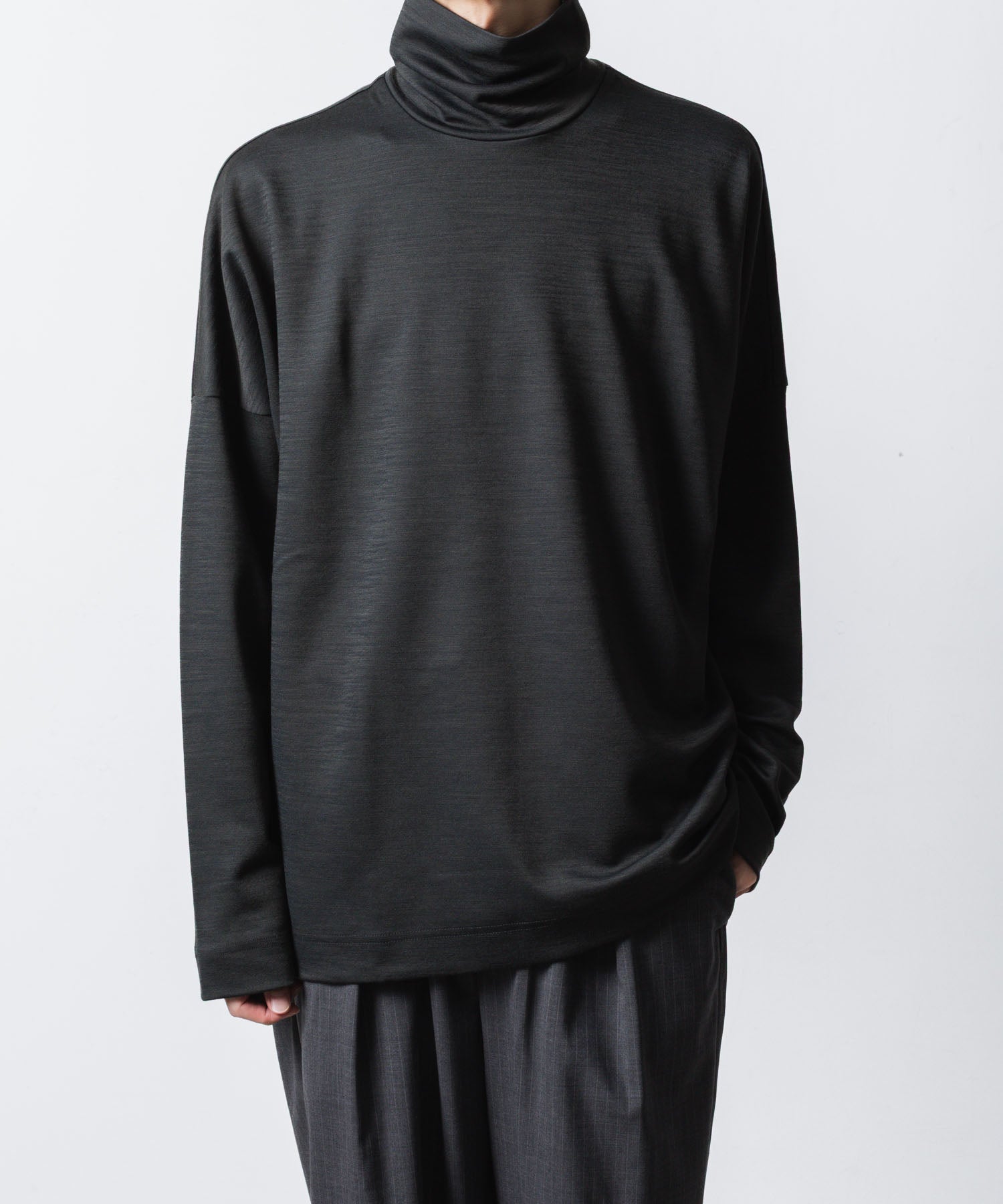 ATTACHMENT / EXCLUSIVE ITEM アタッチメントのWO/NYスムース ハイネックカットソー L/S - D.GRAYの公式通販サイトsession福岡セレクトショップ