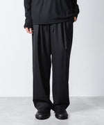 画像をギャラリービューアに読み込む, ATTACHMENT アタッチメントのT/W/SI STRETCH GABARDINE 1TUCK EASY TROUSERS - BLACKの公式通販サイトsession福岡セレクトショップ
