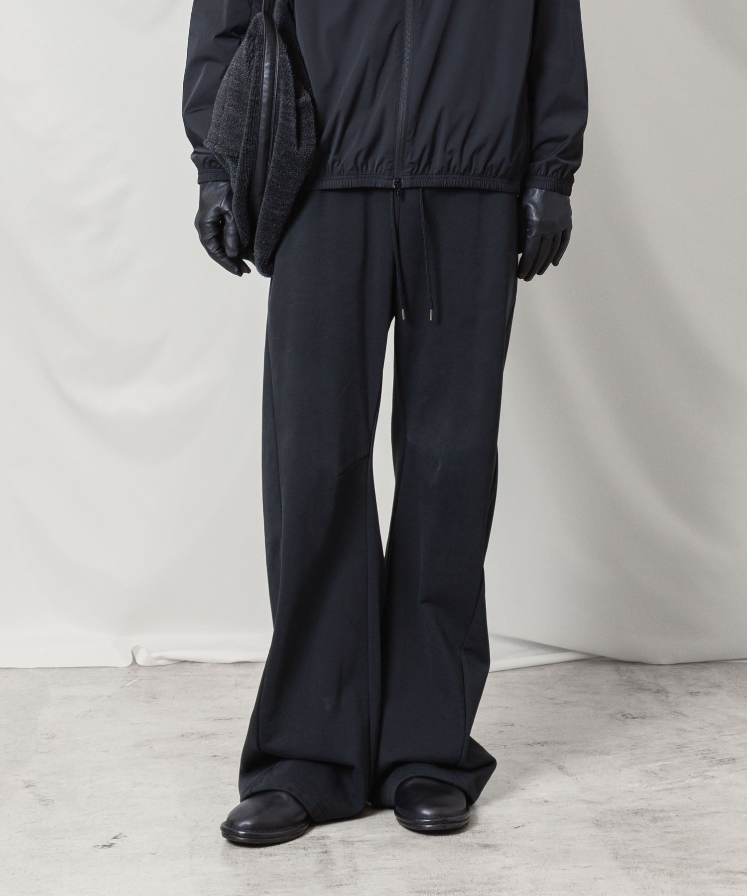 ATTACHMENT アタッチメントのCO STRECH TERRY 3D WIDE TROUSERS - BLACKの公式通販サイトsession福岡セレクトショップ
