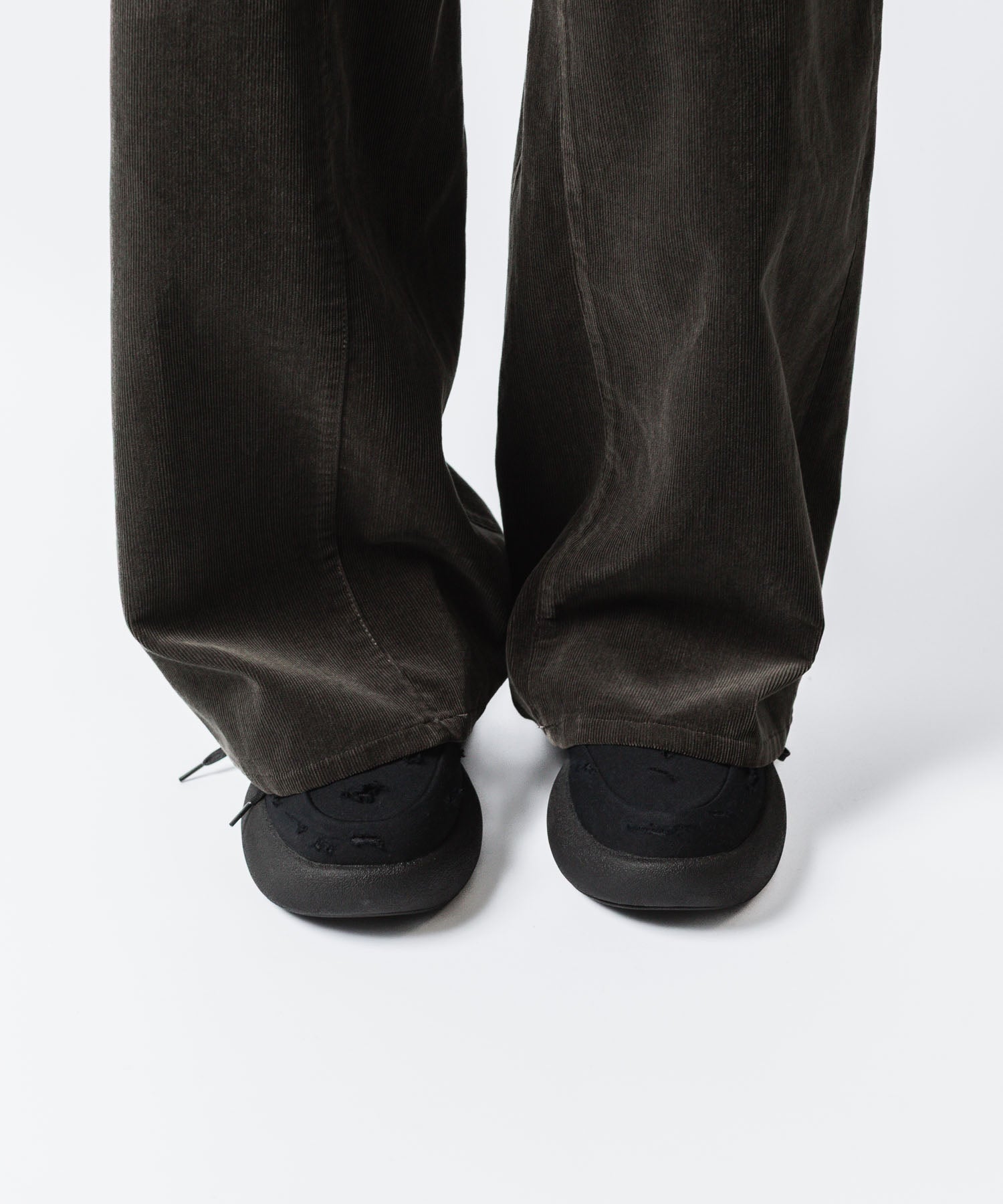 VEIN ヴェインのCOTTON JERSEY x RIPSTOP OVAL SOLE TRAINER - BLACKの公式通販サイトsession福岡セレクトショップ