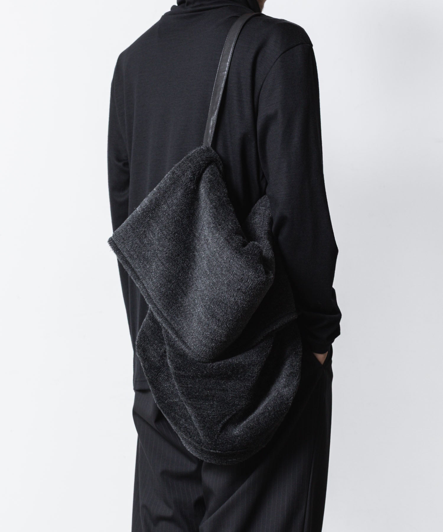 ATTACHMENT アタッチメントのWO/ALPACA BOA SHOULDER BAG - D.GRAYの公式通販サイトsession福岡セレクトショップ