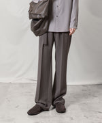画像をギャラリービューアに読み込む, 【 ATTACHMENT 】PE STRETCH DOUBLE CLOTH BELTED STRAIGHT TROUSERS - D.KH GRAY
