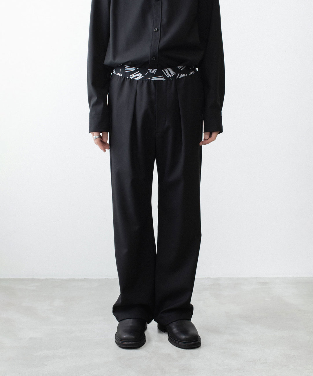 VEIN ヴェインの3/60 HIGH TWIST WOOL TRO EASY TROUSERS - BLACKの公式通販サイトsession福岡セレクトショップ