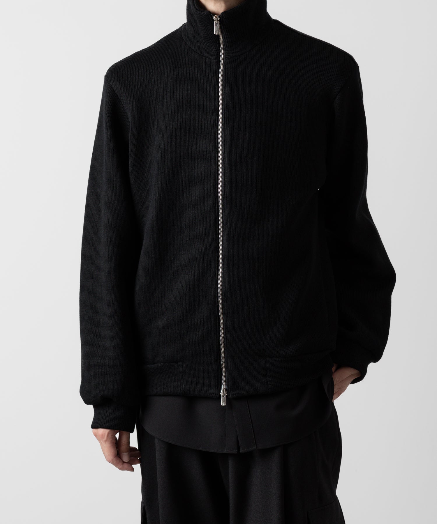 ato(アトウ)のSTAND COLLAR ZIP CARDIGAN  - BLACKの公式通販サイトsession福岡セレクトショップ