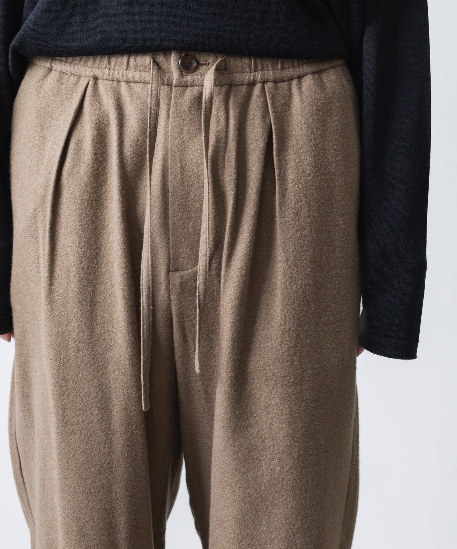 ATTACHMENT アタッチメントのRY/CO/SI FLANNEL 1TUCK EASY TROUSERS - CAMELの公式通販サイトsession福岡セレクトショップ