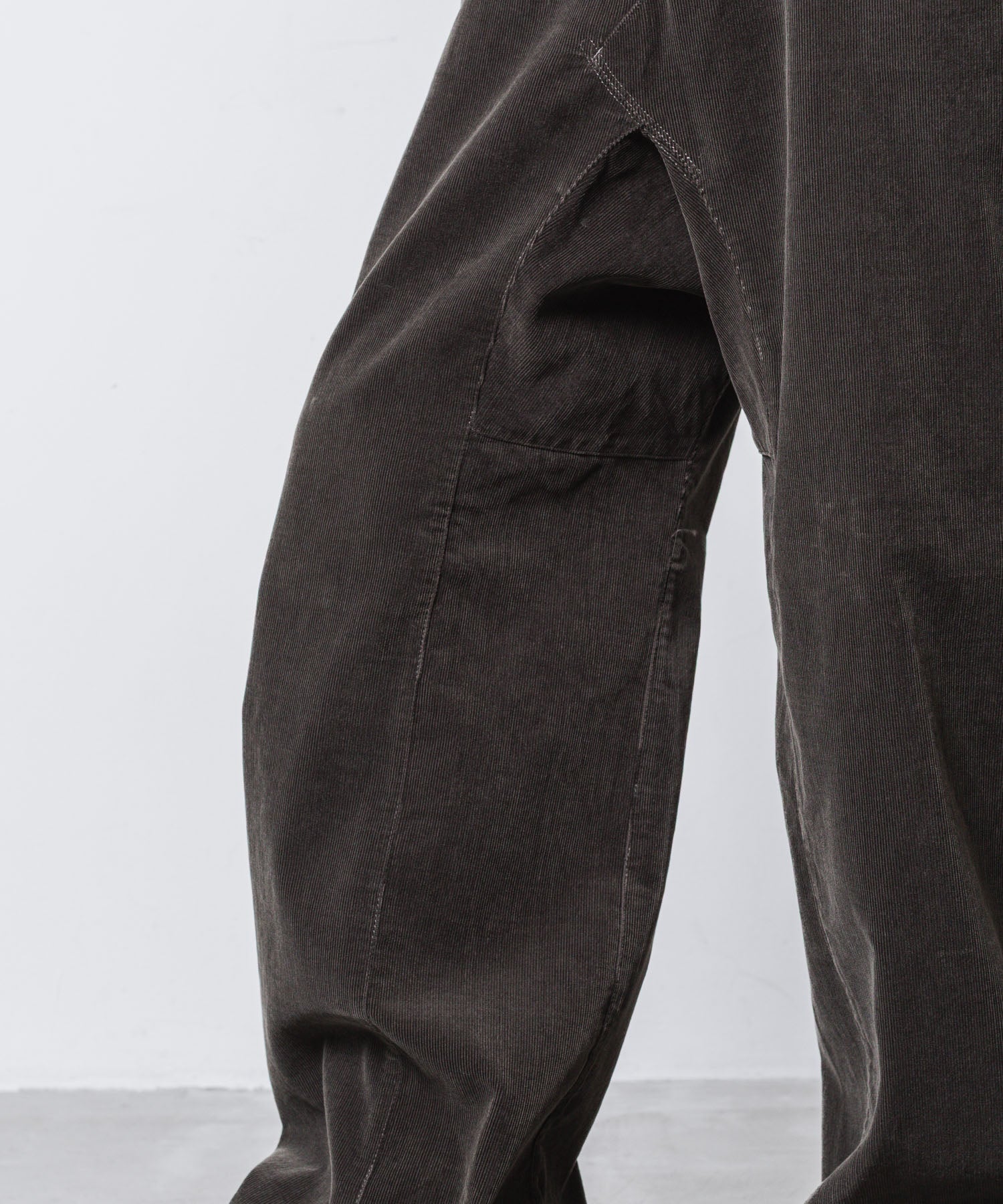 VEIN ヴェインのFINX CO CORDUROY RESIZE TROUSERS - D.GRAYの公式通販サイトsession福岡セレクトショップ
