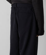 画像をギャラリービューアに読み込む, ATTACHMENT アタッチメントのPE STRETCH DOUBLE CLOTH BELTED TAPERED FIT TROUSERS - NAVY 公式通販サイトsession福岡セレクトショップ
