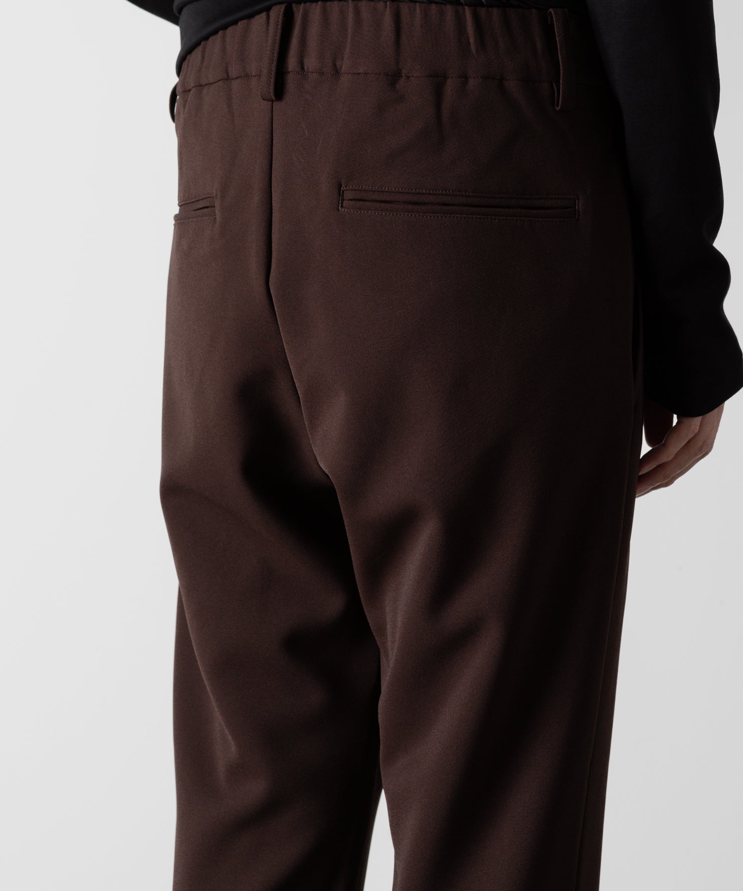 ATTACHMENT アタッチメントのPE STRETCH DOUBLE CLOTH REGULAR FIT EASY TROUSERS - BROWN 公式通販サイトsession福岡セレクトショップ