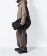 画像をギャラリービューアに読み込む, ATTACHMENT アタッチメントのPE STRETCH DOUBLE CLOTH BELTED WIDE TAPERD TROUSERS - D.KH GRAYの公式通販サイトsession福岡セレクトショップ
