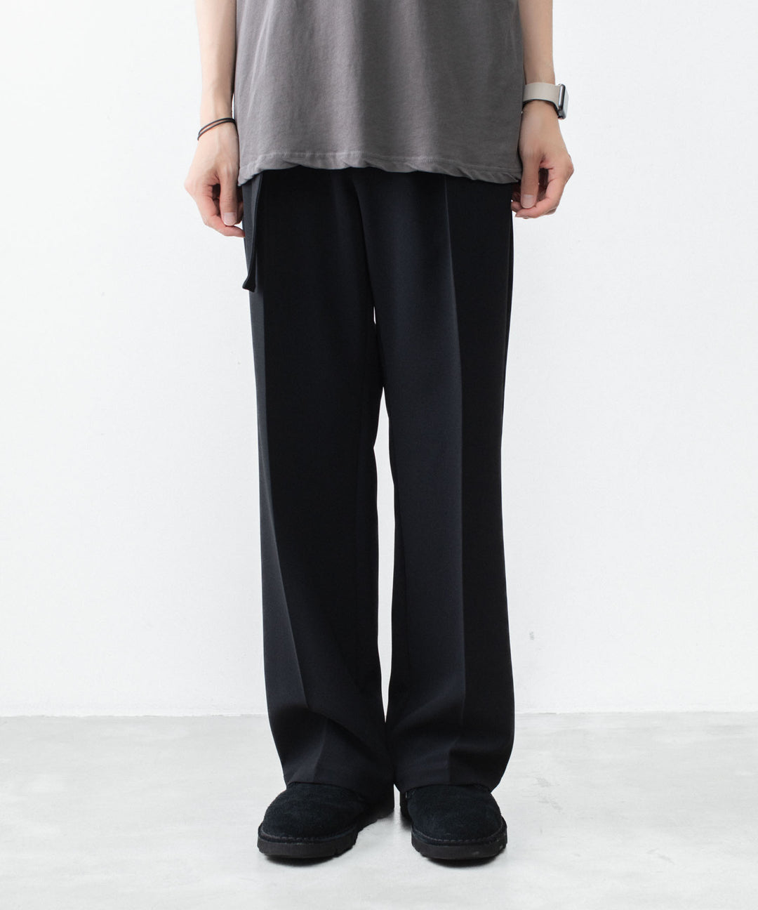 ATTACHMENT アタッチメントのPE STRETCH DOUBLE CLOTH BELTED STRAIGHT TROUSERS - BLACKの公式通販サイトsession福岡セレクトショップ