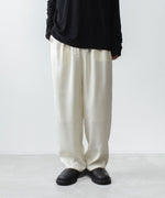 画像をギャラリービューアに読み込む, ATTACHMENT アタッチメントのCU/PE FIBRIL SATIN EASY TROUSERS - OFF WHITEの公式通販サイトsession福岡セレクトショップ
