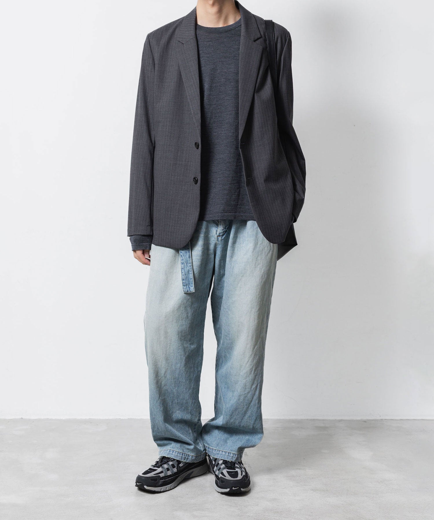 ATTACHMENT / EXCLUSIVE ITEMアタッチメントの11oz DENIM 1TUCK BELTED PANTS  - L.NAVYの公式通販サイトsession福岡セレクトショップ