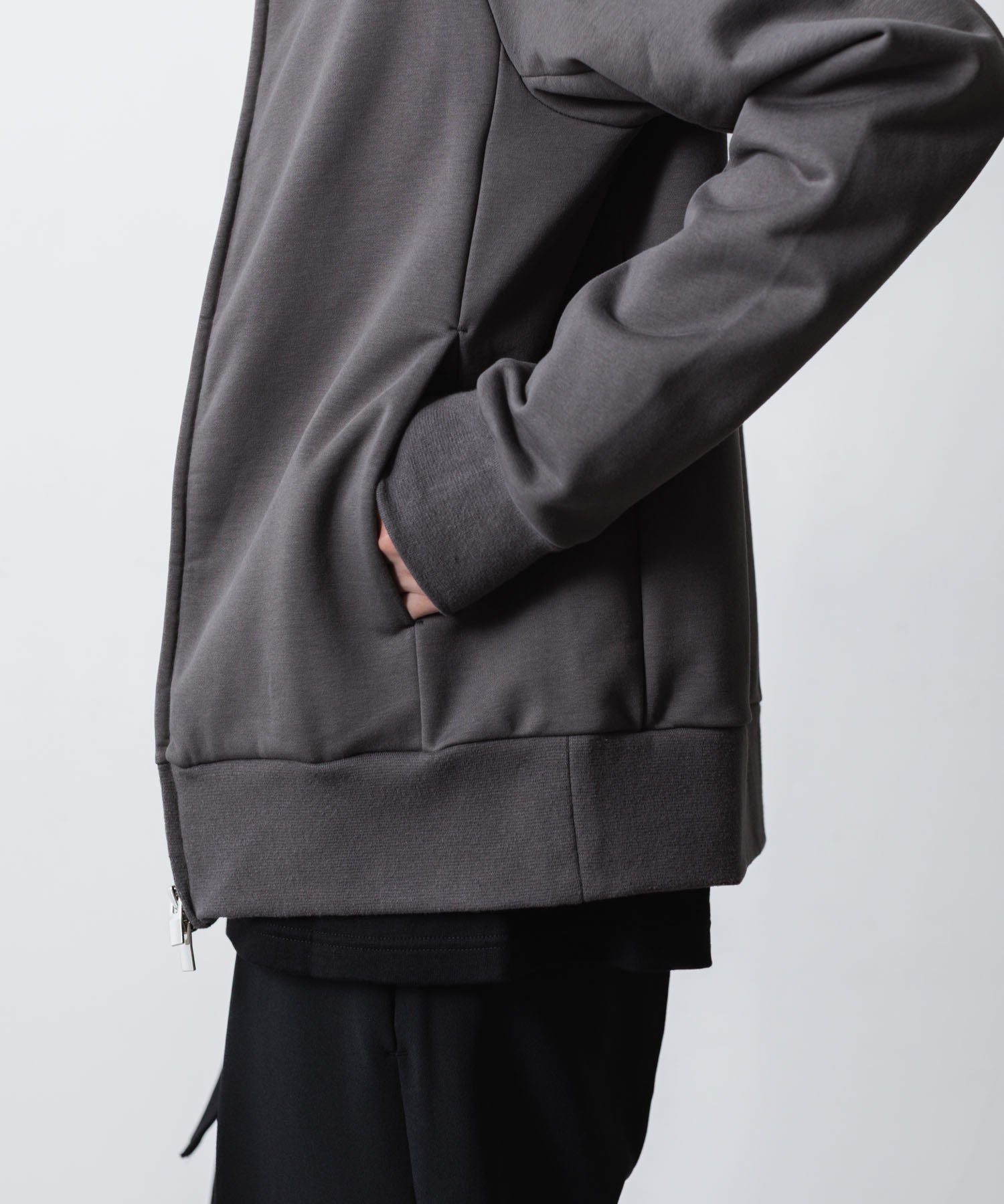 ATTACHMENT / EXCLUSIVE ITEMアタッチメントのCO STRECH TERRY ZIP UP HOODIE - D.GRAYの公式通販サイトsession福岡セレクトショップ
