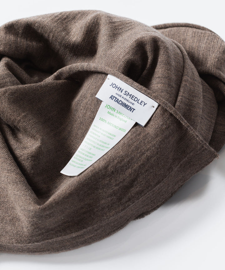 ATTACHMENT アタッチメント × JOHN SMEDLEYの× JOHN SMEDLEY MERINO EXTRAFINE WIDE STOLE - D.CAMELの公式通販サイトsession福岡セレクトショップ